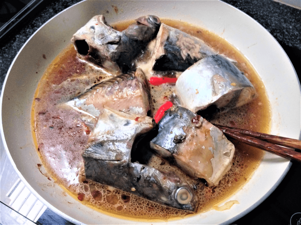 kho-ca-khi-toi-ot-va-nuoc-mau-quyen-lai-thanh-linh-hon-mon-an