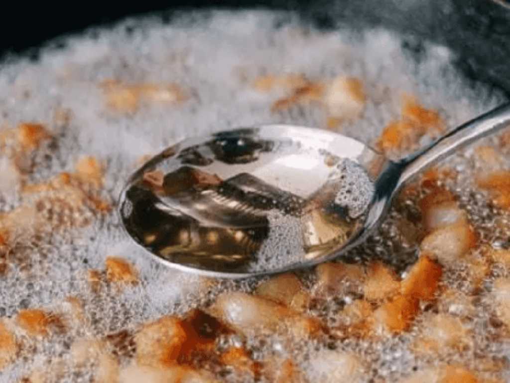 cach-ran-mo-chuan-det-mo-trang-trong-top-vang-gion-khong-khet