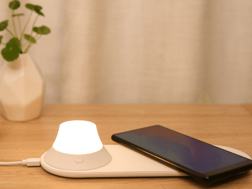 ai-nen-ai-khong-nen-mua-den-thong-minh