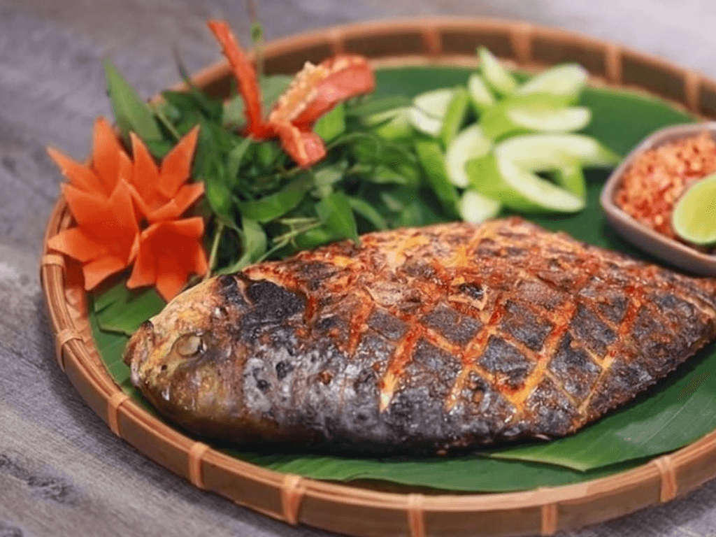 ca-chim-bien-chien-gion-mon-ngon-so-dach-cua-moi-tin-do-cuon-banh-trang