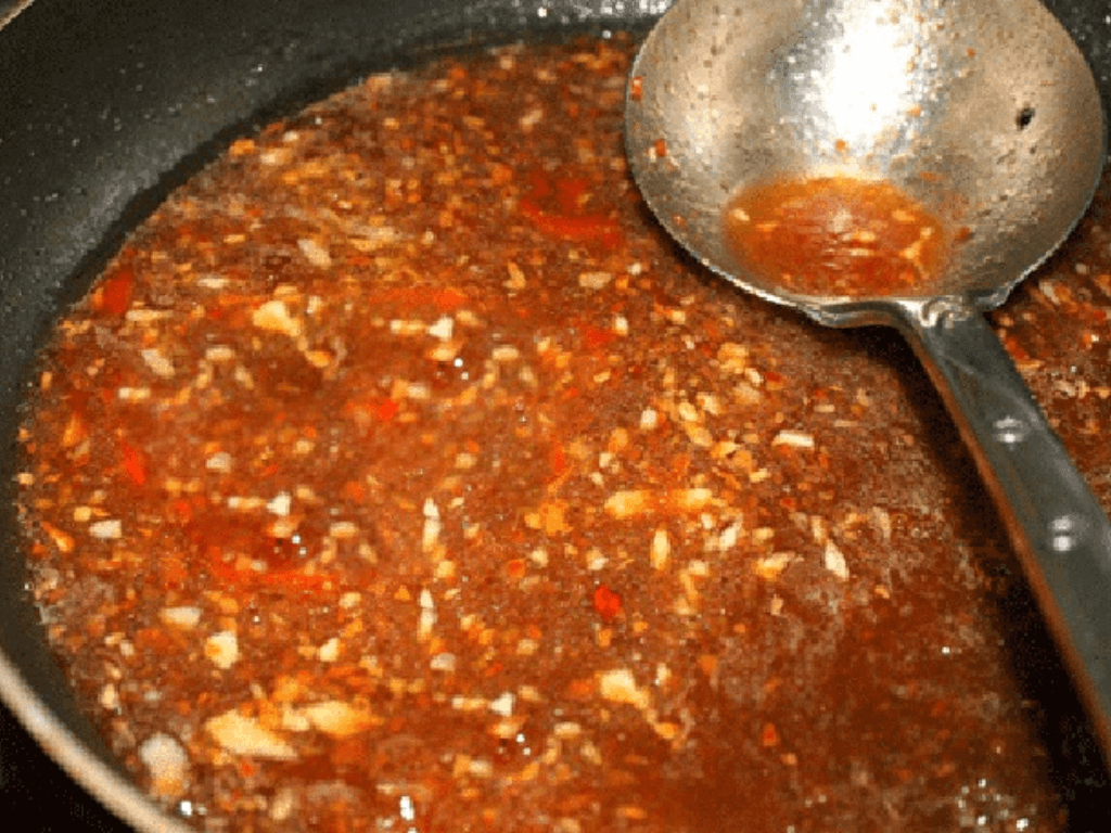 pha-mam-nem-cham-ca-chuan-vi-mien-trung-ngon-dung-dieu-thom-nuc-mui