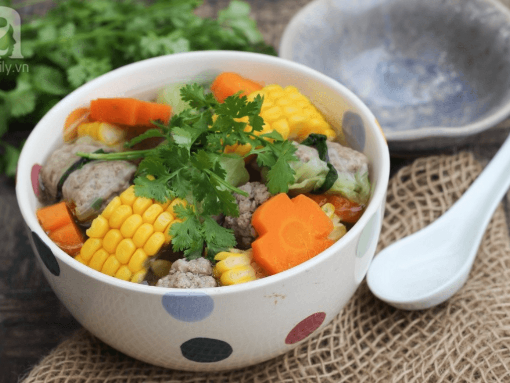 5-meo-vang-giup-nuoc-canh-trong-veo-ngot-thanh-va-khong-bi-duc