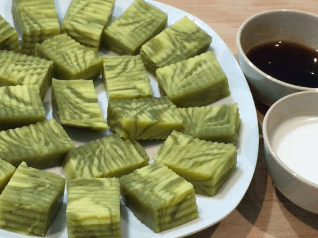 banh-duc-la-dua-mon-ngon-dan-da-mang-hon-que-song-nuoc