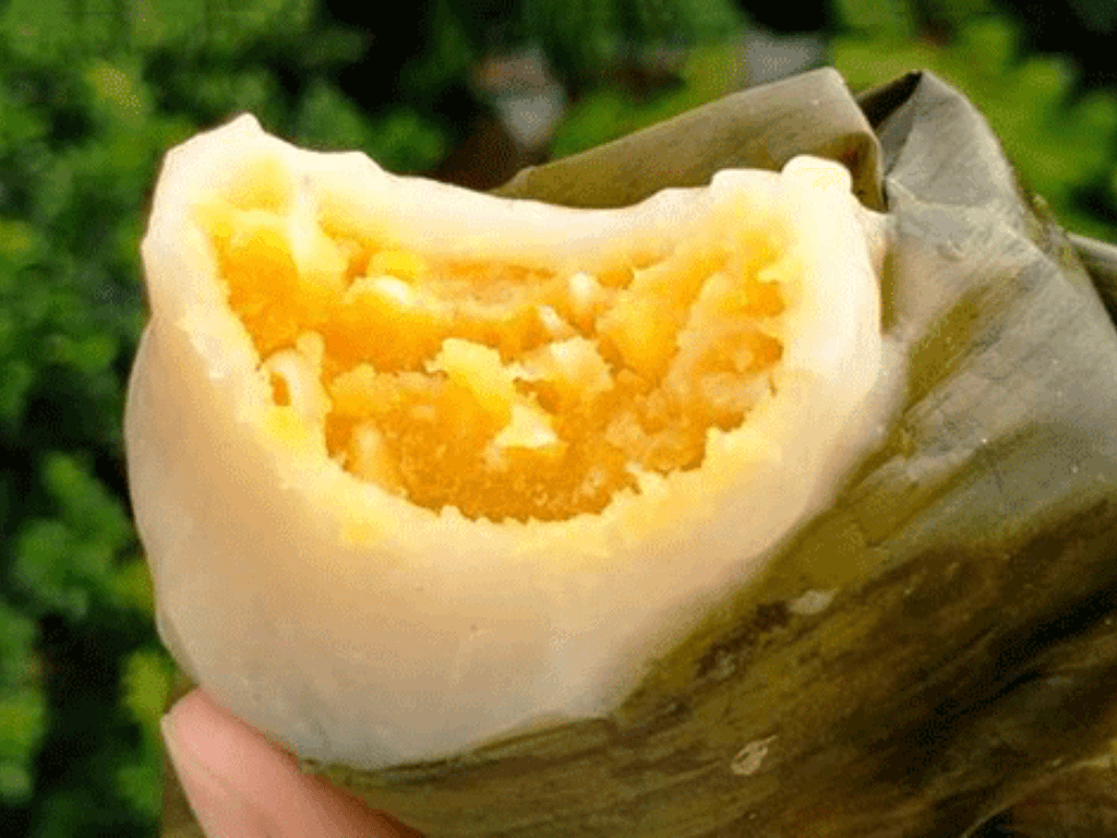 banh-nep-nhan-dau-xanh-mon-qua-que-gian-di-ma-gay-thuong-nho