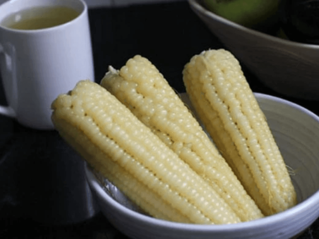 luoc-ngo-kieu-moi-bang-lo-vi-song-khong-noi-khong-nuoc-van-ngot-lim