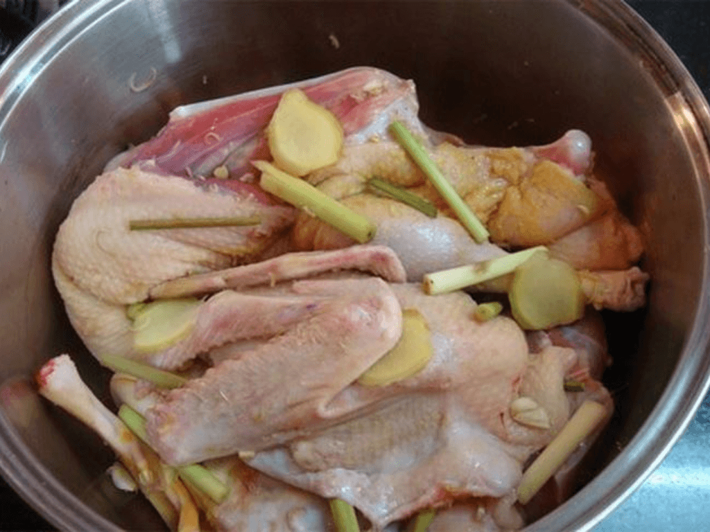 cach-lam-mon-vit-hap-sa-don-gian-nhung-ngon