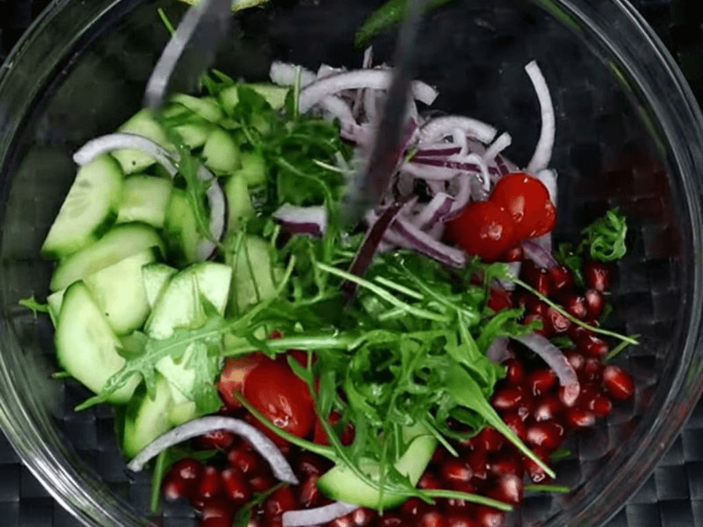 cach-lam-salad-rau-rocket-5-phut-nhanh-nhung-chuan-vi-au