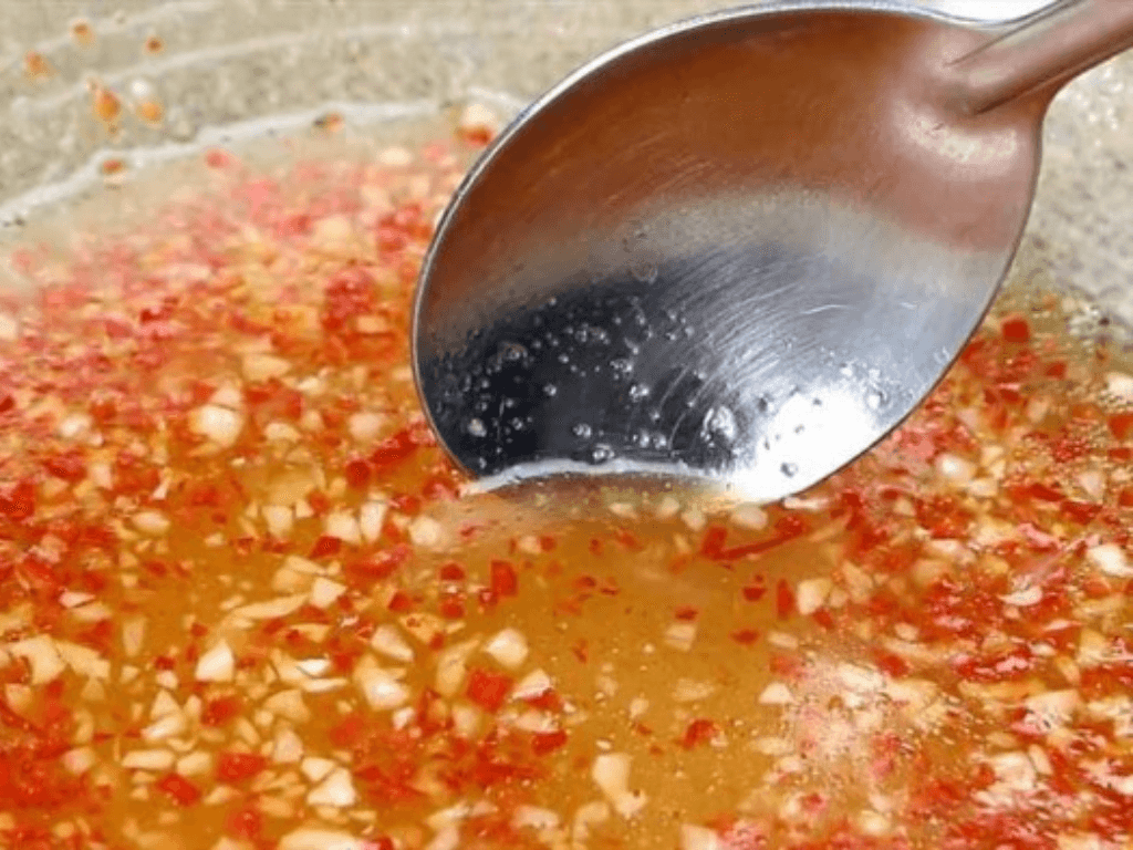 pha-nuoc-tron-goi-chuan-vi-nha-hang