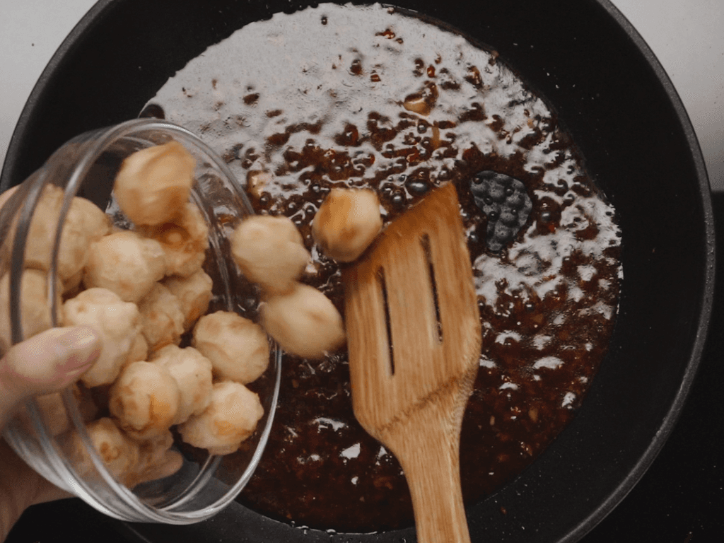 ao-trung-voi-nuoc-mam-buoc-tao-do-nghien