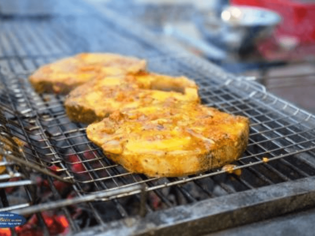 nuong-ca-gion-ngoai-mem-trong-thom-nuc-ca-goc-bep