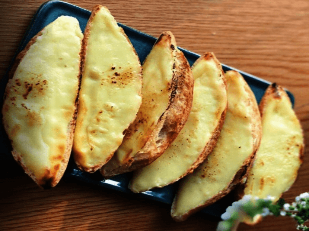 banh-mi-nuong-pho-mai-dinh-cao-cua-mon-an-vat-gay-nghien