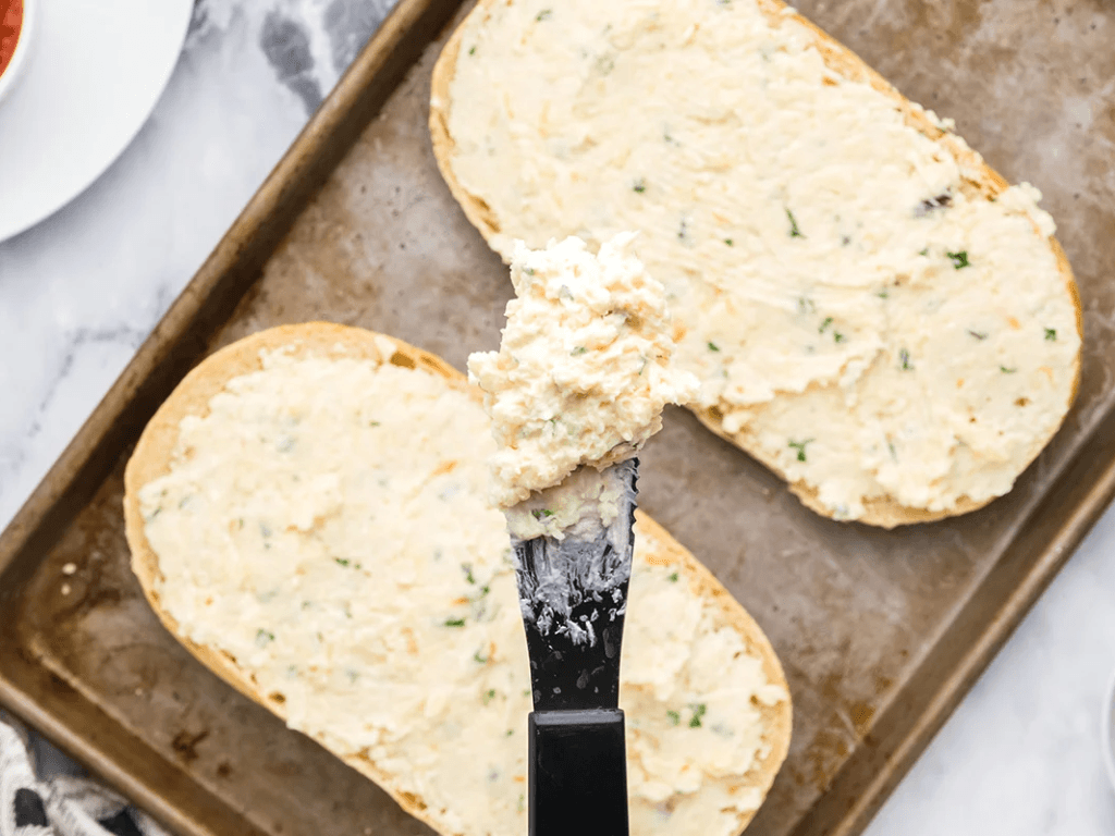 pha-sot-phet-banh-bi-quyet-tao-vi-beo-ngay-dac-trung