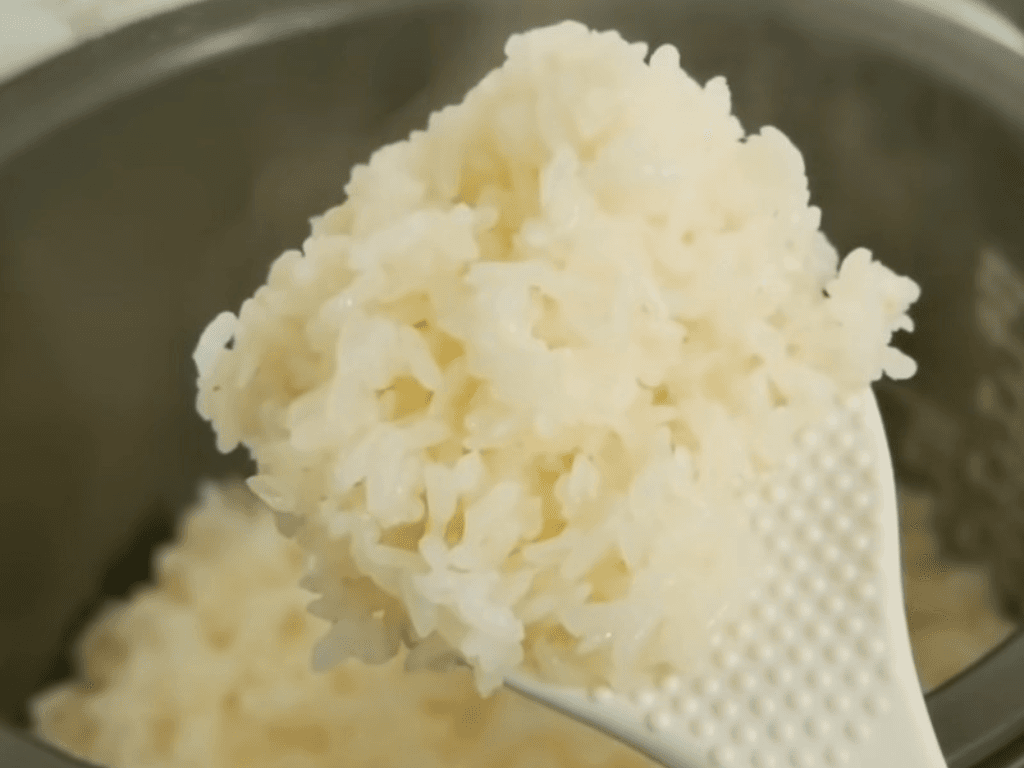 nau-lam-com-nep-buoc-quyet-dinh-do-deo-va-ngot-tu-nhien