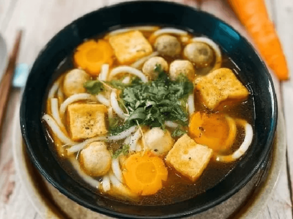 banh-canh-chay-mon-ngon-thanh-dam-nhung-gay-thuong-nho