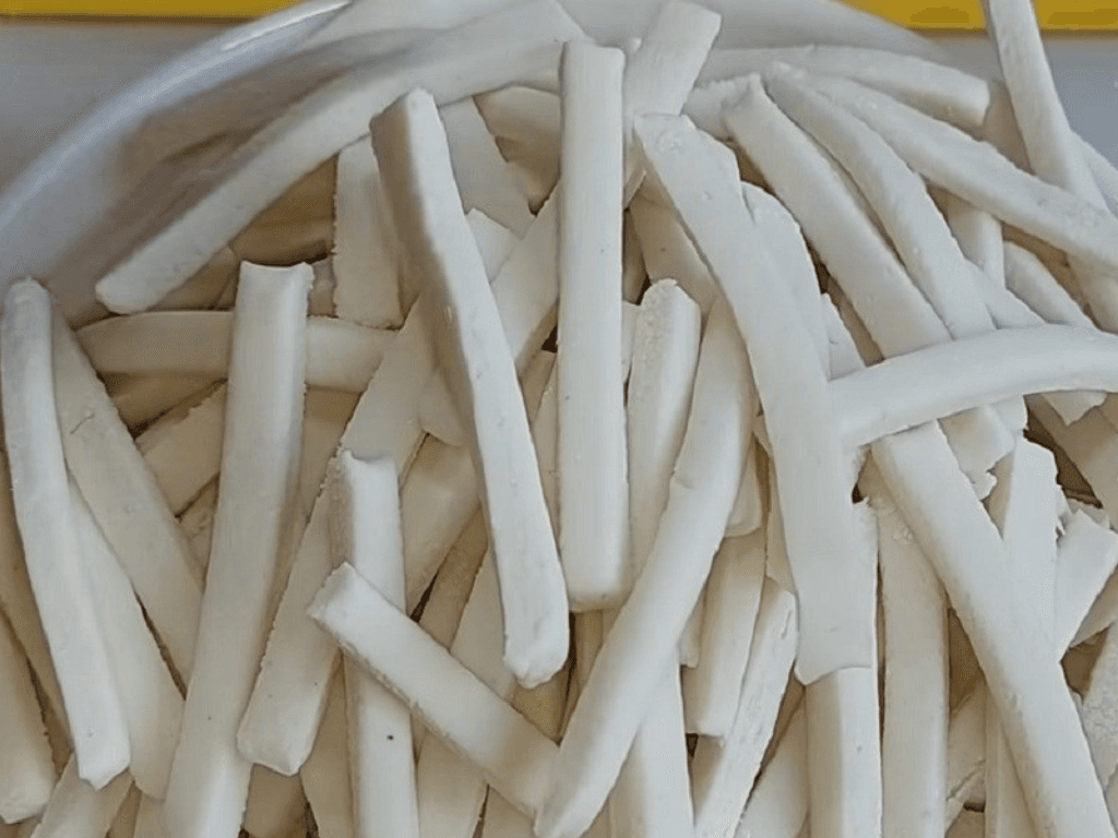 lam-soi-banh-canh-hoac-chuan-bi-banh-canh-tuoi