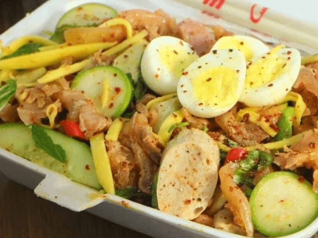 tre-tron-mon-khai-vi-tru-danh-cua-xu-nau