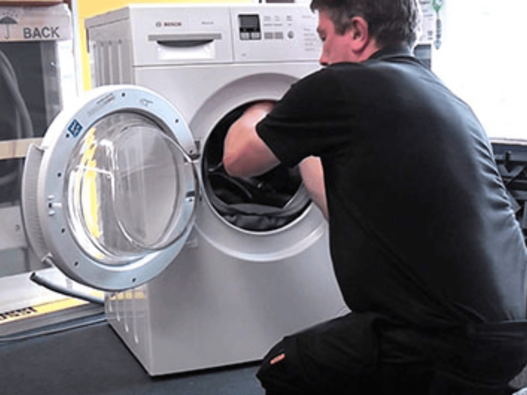 khi-nao-nen-tu-sua-khi-nao-nen-goi-ky-thuat-vien