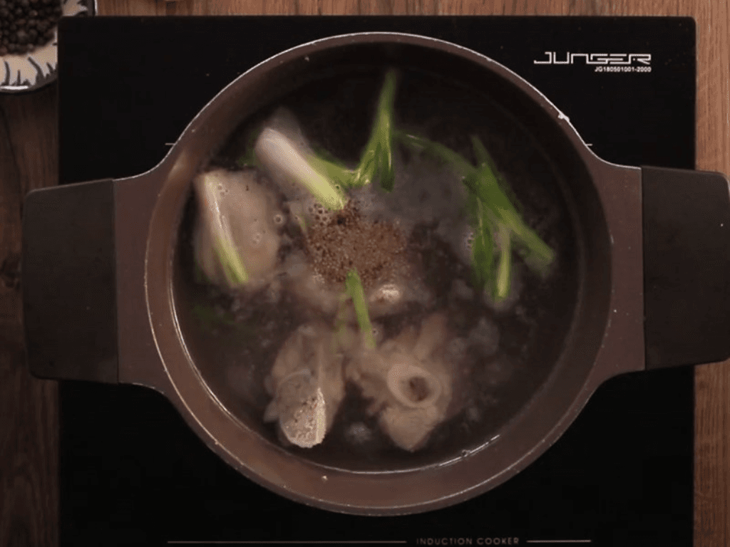 nau-nuoc-dung-sieu-tiet-kiem-ma-van-ngot-dam-tu-nhien