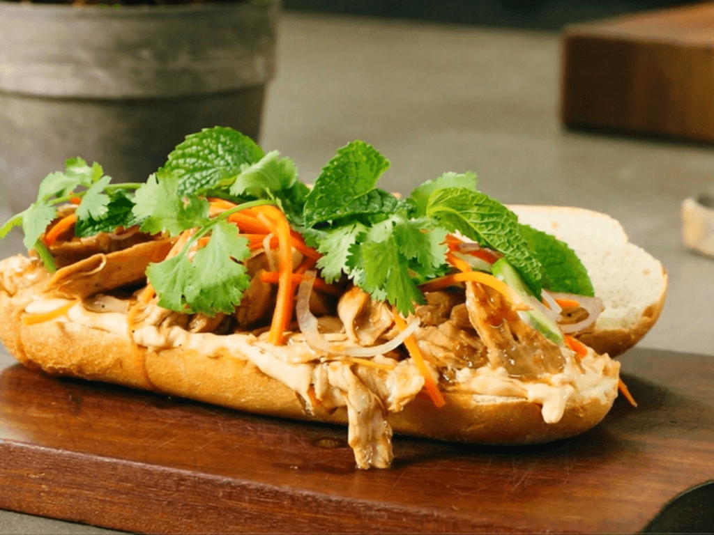 banh-mi-ga-xe-mon-mlem-khien-ai-cung-me-tu-cai-nhin-dau-tien