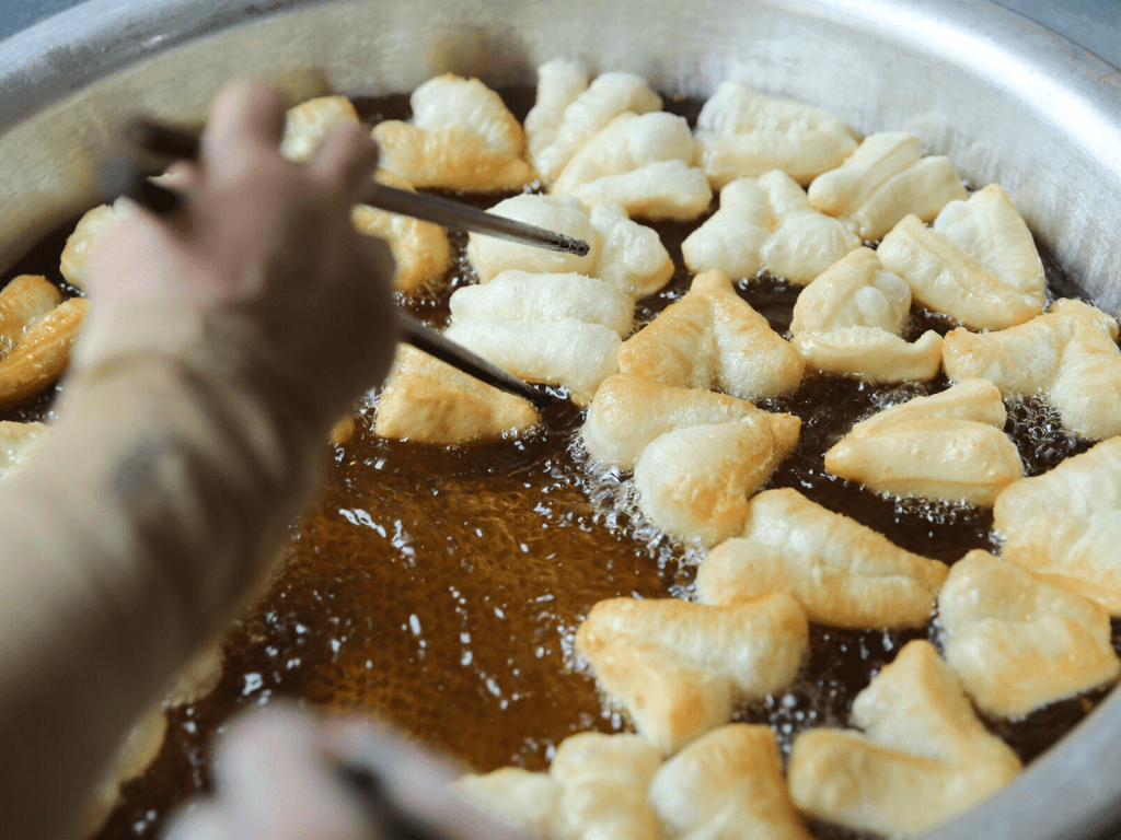 tao-hinh-chien-gion-ho-bien-khoi-bot-thanh-quay-dui-ga-vang-ruom