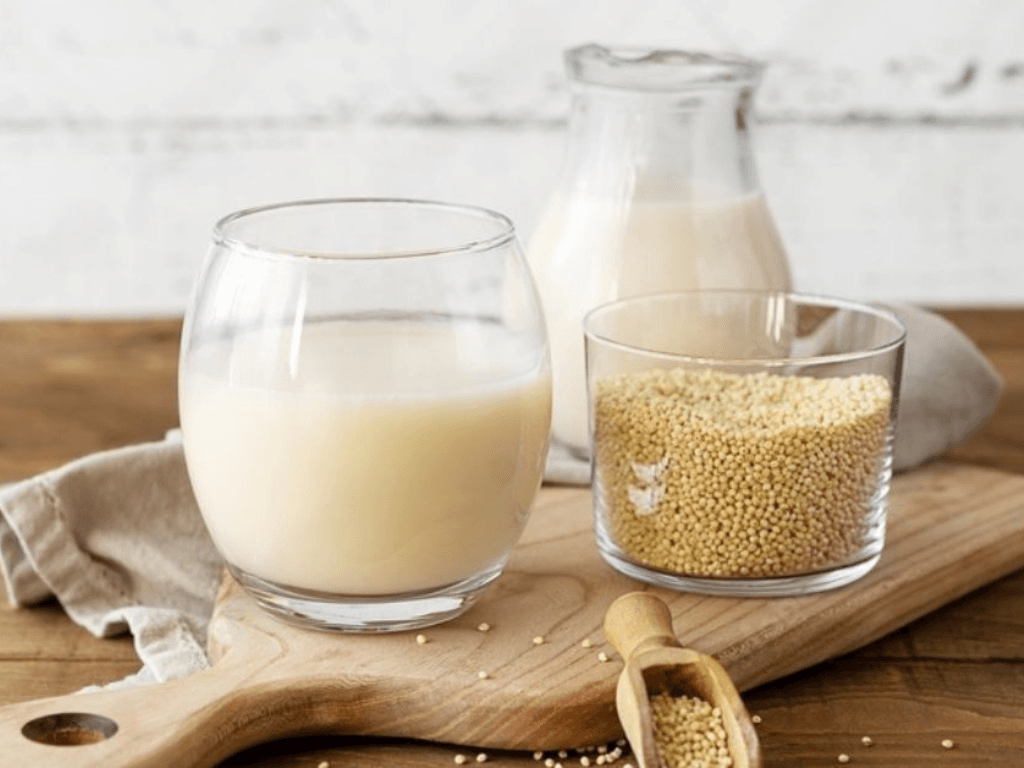 vi-sao-sua-hat-ke-duoc-goi-la-thuc-uong-ru-ngu-tu-nhien