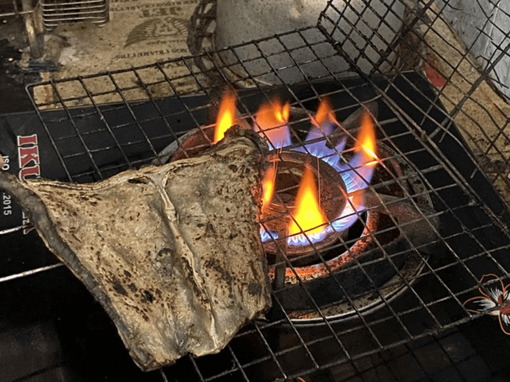 nuong-ca-duoi-kho-ngon-gion-thom-lung-khong-khet