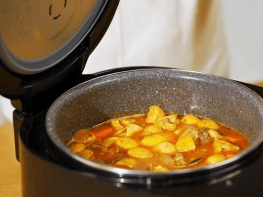 khi-mon-bo-ham-khoai-tay-khong-con-la-thu-thach