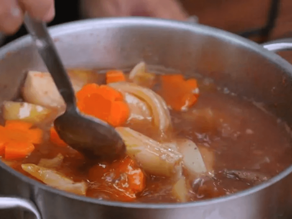 nau-bang-noi-com-dien-don-gian-ma-ngon-bat-ngo