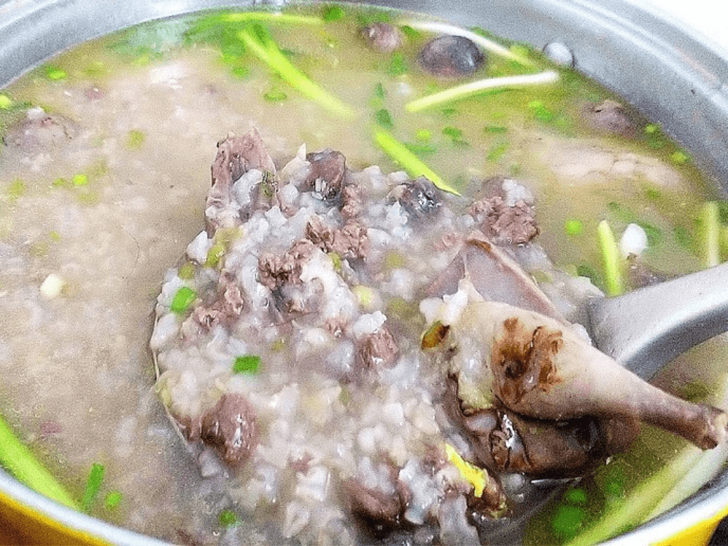 chim-cau-ham-dau-xanh-mon-an-vang-cho-nguoi-hay-nong-trong