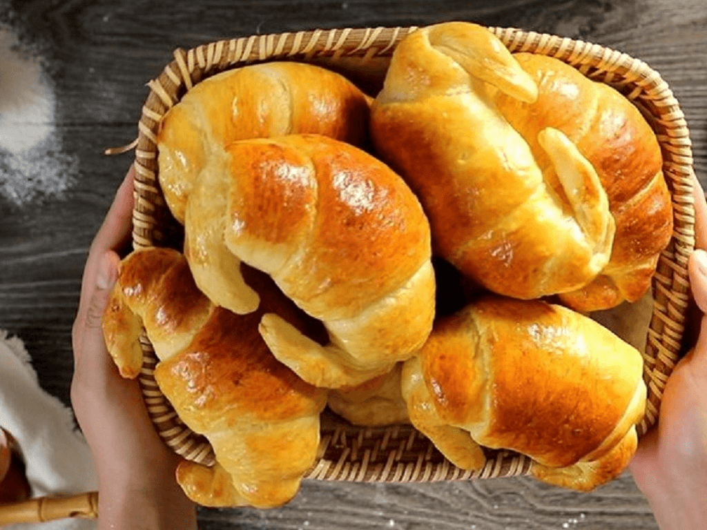 vi-sao-banh-mi-con-cua-mini-lai-gay-sot