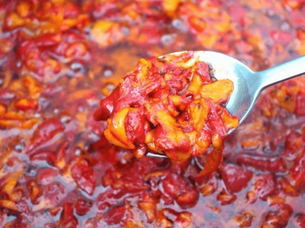 nau-loc-dau-giu-tron-mau-do-cam-va-vitamin-a-tu-nhien