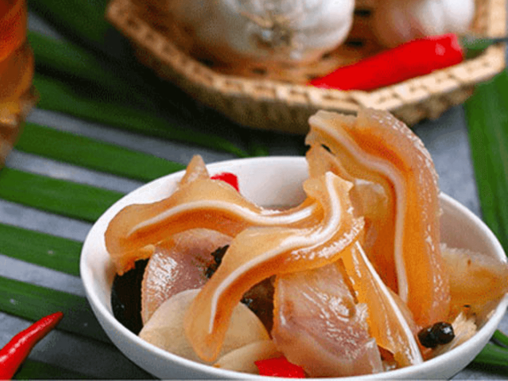 lo-tai-heo-ngam-nuoc-mam-mon-gay-nghien-tu-lan-dau-nem-thu