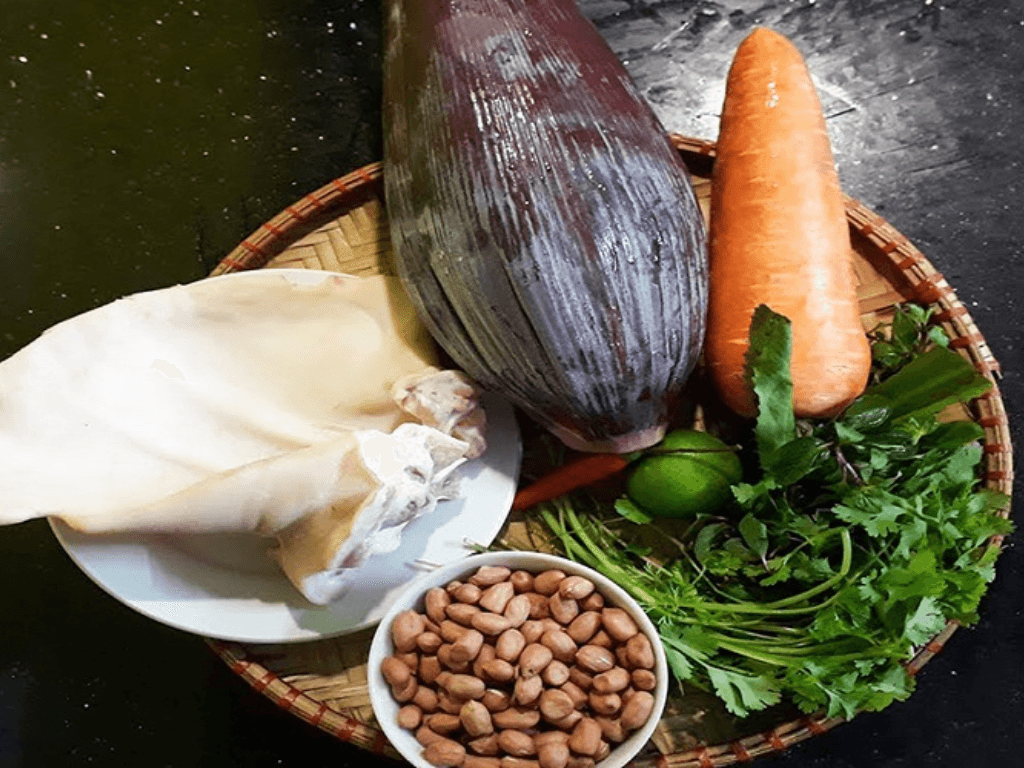 chuan-bi-nguyen-lieu-bi-quyet-chon-tai-heo-va-hoa-chuoi-ngon