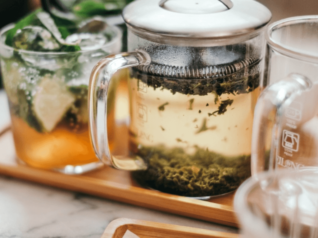 cach-lam-tra-diep-ca-uong-hang-ngay-de-thanh-loc-va-giam-mun