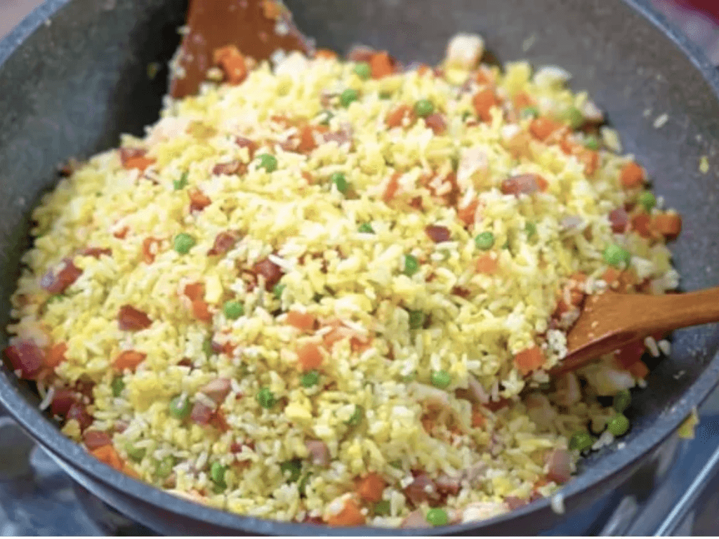 chien-com-linh-hon-cua-mon-an