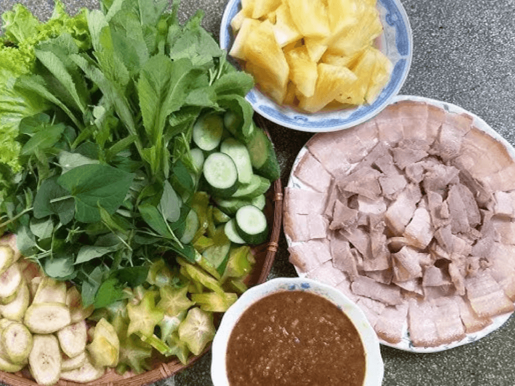 thit-luoc-cham-mam-nem-cap-doi-quoc-dan-kho-tach-roi