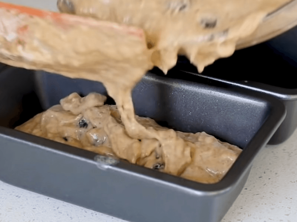 cach-lam-chi-tiet-banh-mem-thom-nuong-len-la-ca-nha-rung-tim