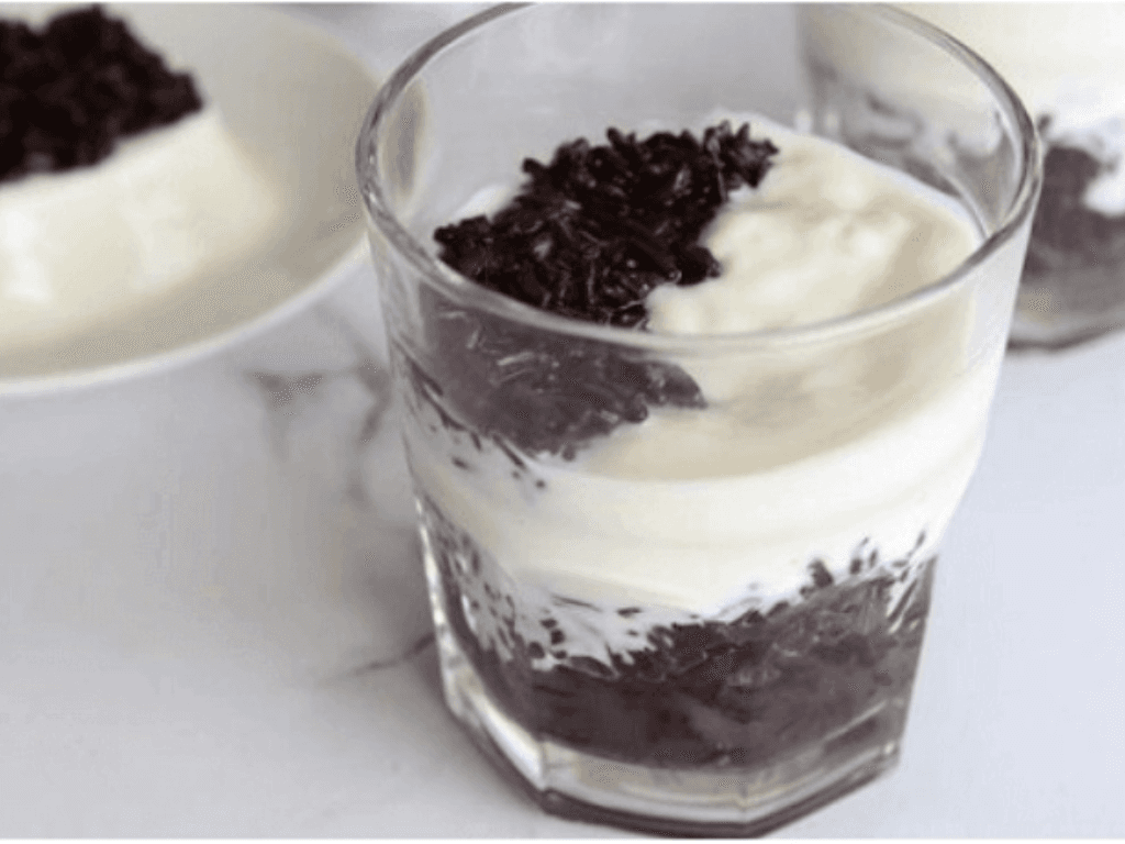 thanh-phan-dinh-duong-cua-sua-chua-nep-cam