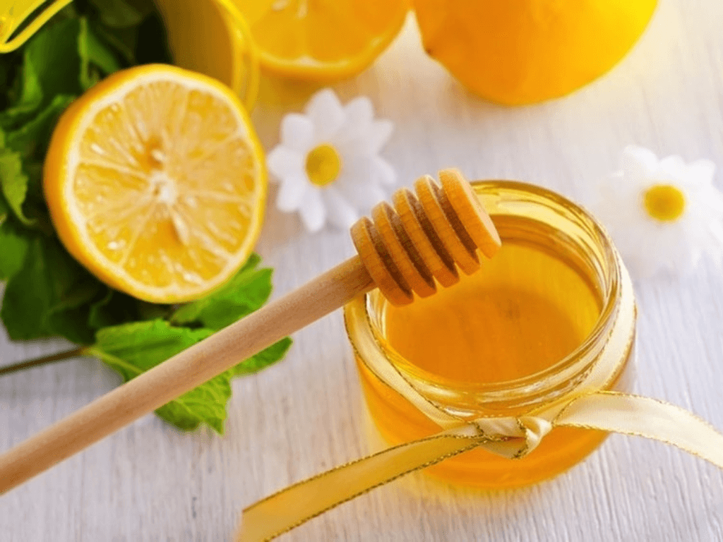 ai-khong-nen-uong-mat-ong-truoc-khi-ngu