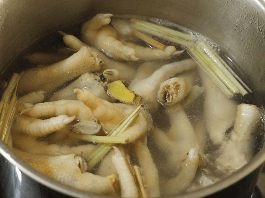 mau-chot-thoi-gian-luoc-chan-ga-dut-doi-van-gion