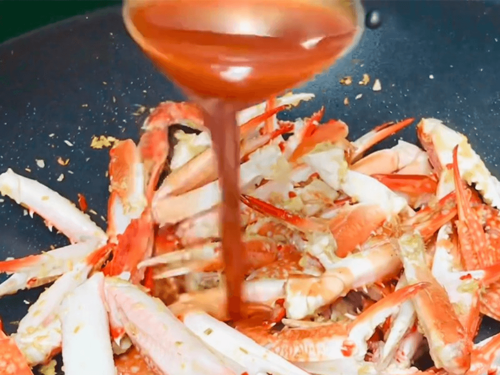 xao-ghe-voi-sot-me-cong-thuc-chuan-de-thit-ghe-dam-vi-bong-dep