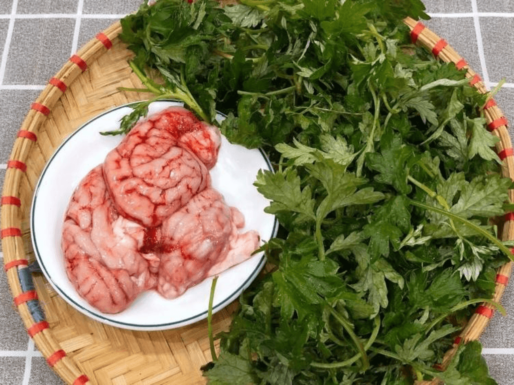 chuan-bi-nguyen-lieu-chon-oc-heo-tuoi-ngai-cuu-thom-dung-chuan