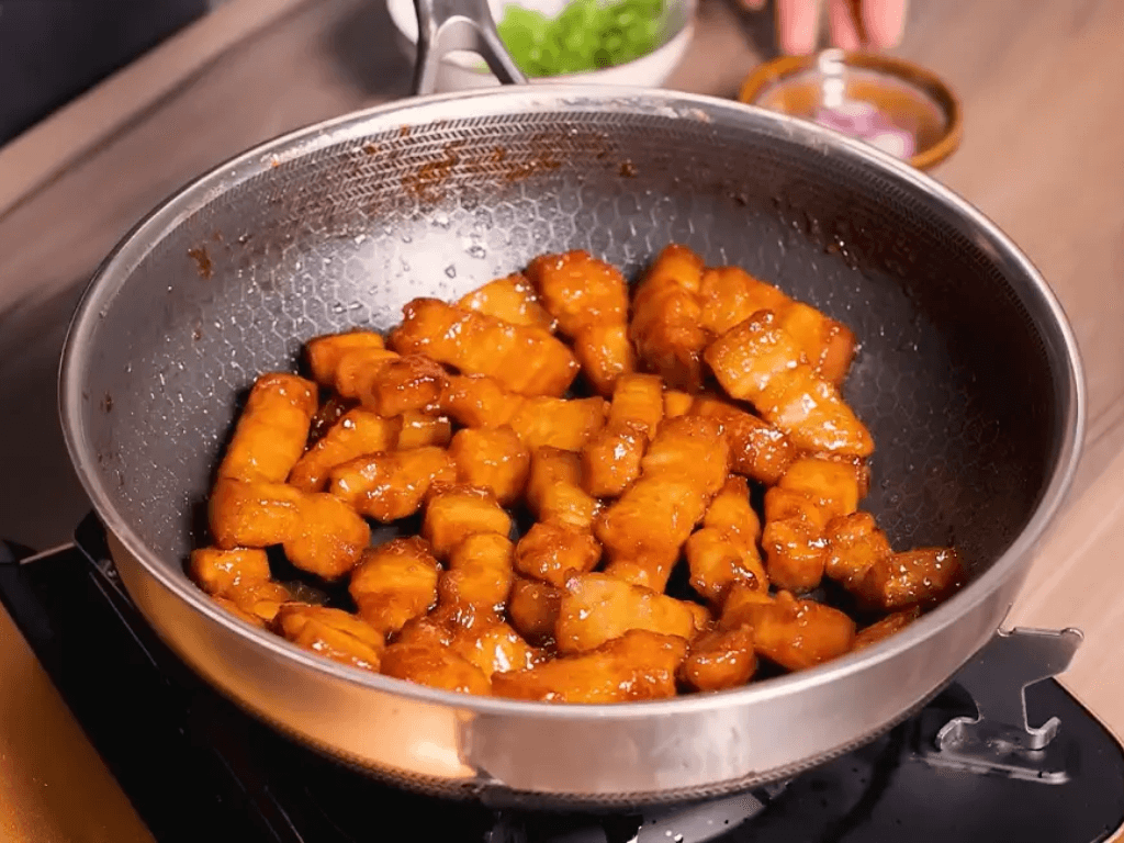 cach-nau-thit-ba-chi-rim-man-ngot-cong-thuc-an-sap-bep