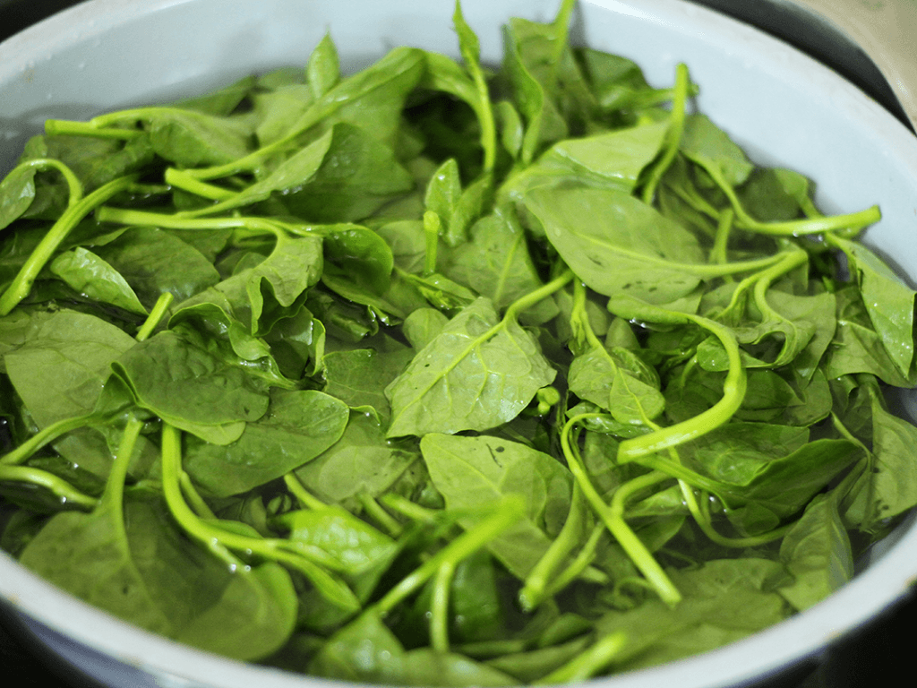 so-che-dung-chuan-de-rau-khong-bi-nhot-khong-tham