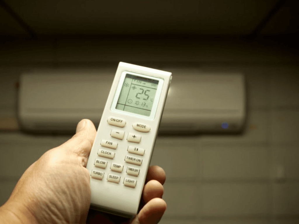 hieu-cac-nut-bam-co-ban-tren-dieu-khien