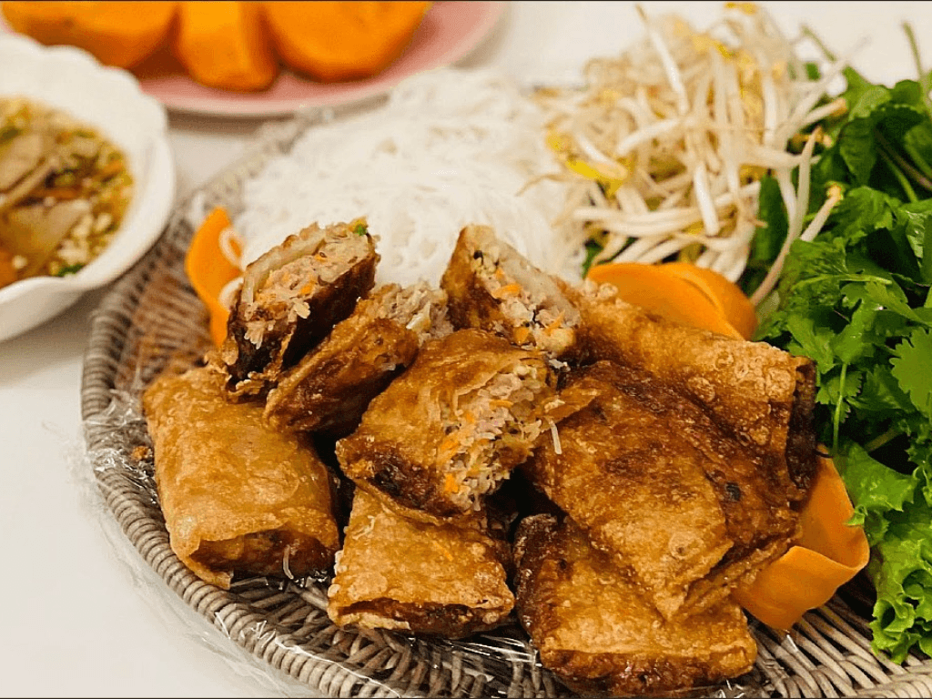 bun-cha-nem-su-hoa-quyen-giua-vi-ha-noi-xua-va-phong-cach-hien-dai