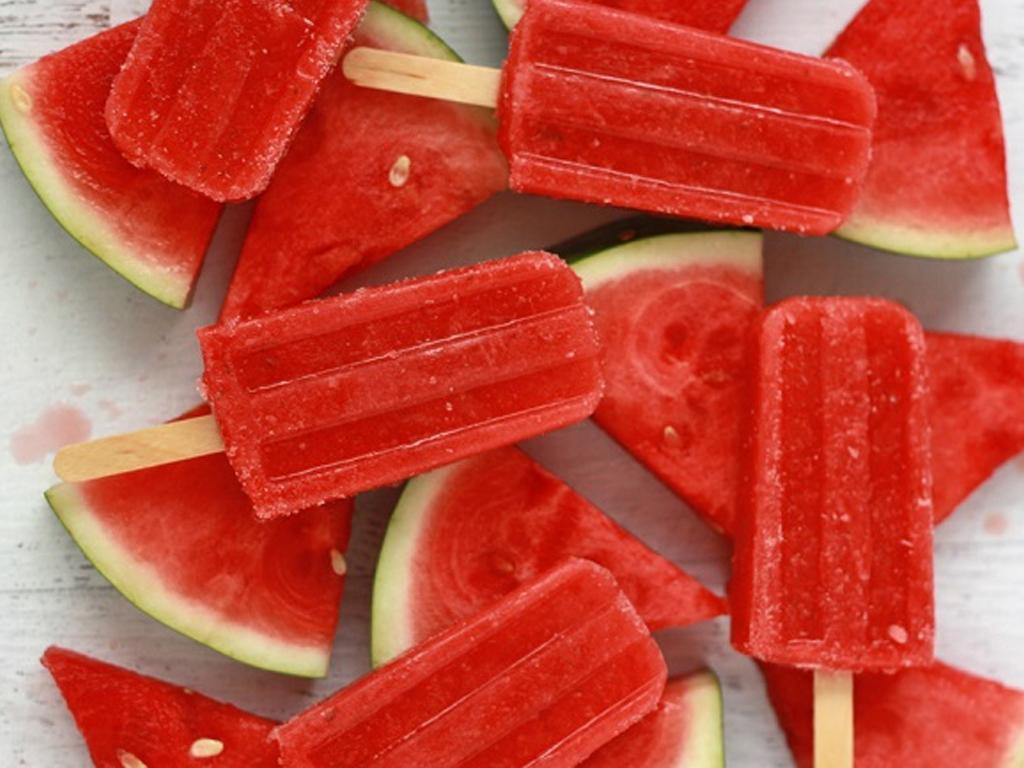 cach-lam-kem-dua-hau-voi-sua-dac