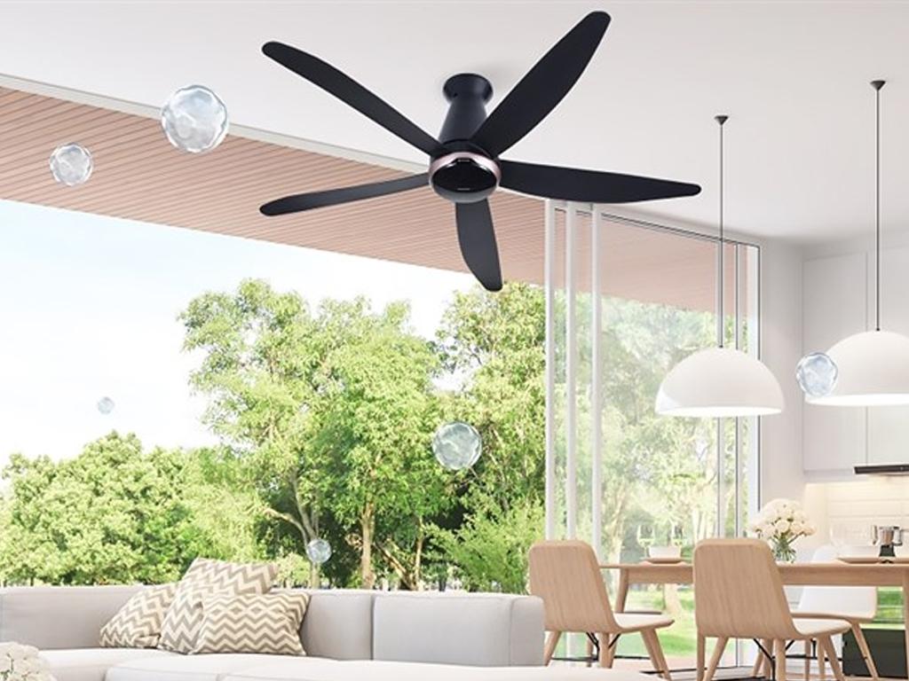 quat-tran-phong-khach-panasonic