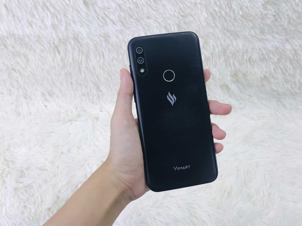 co-nen-mua-dien-thoai-vsmart