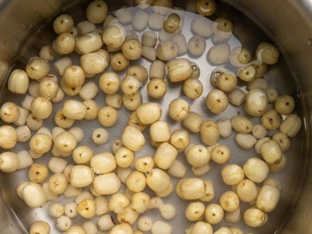 so-che-nguyen-lieu-nau-che-com-hat-sen